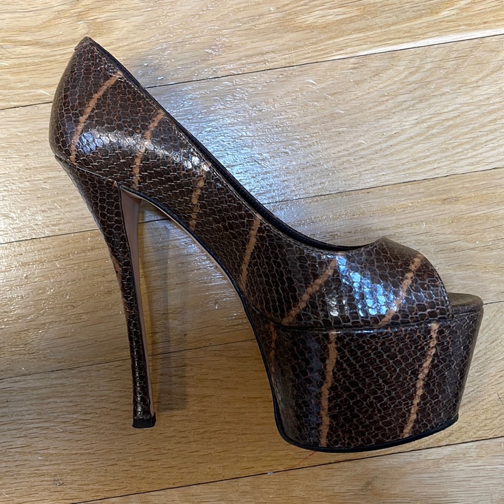 Giuseppe Zanotti Python Peep Toe Platform Heels Size 38.5
